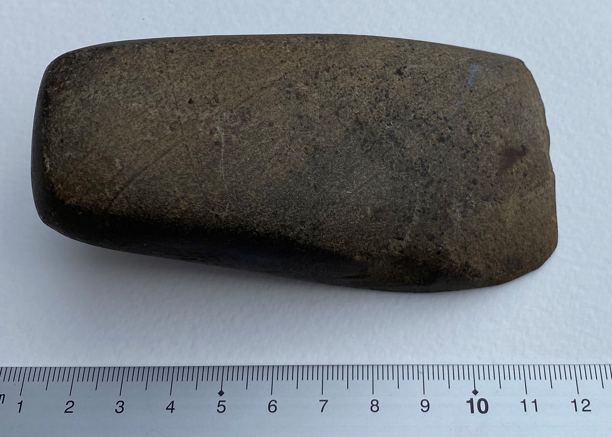 Steinbeil Vogler 1947 aus der geologischen Sammlung Carl Kaese